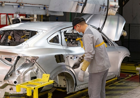 Which industries see the most efficiency gains from using automatic spray guns? Which industries see the most efficiency gains from using automatic spray guns?